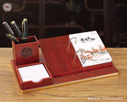 仿木板台历
